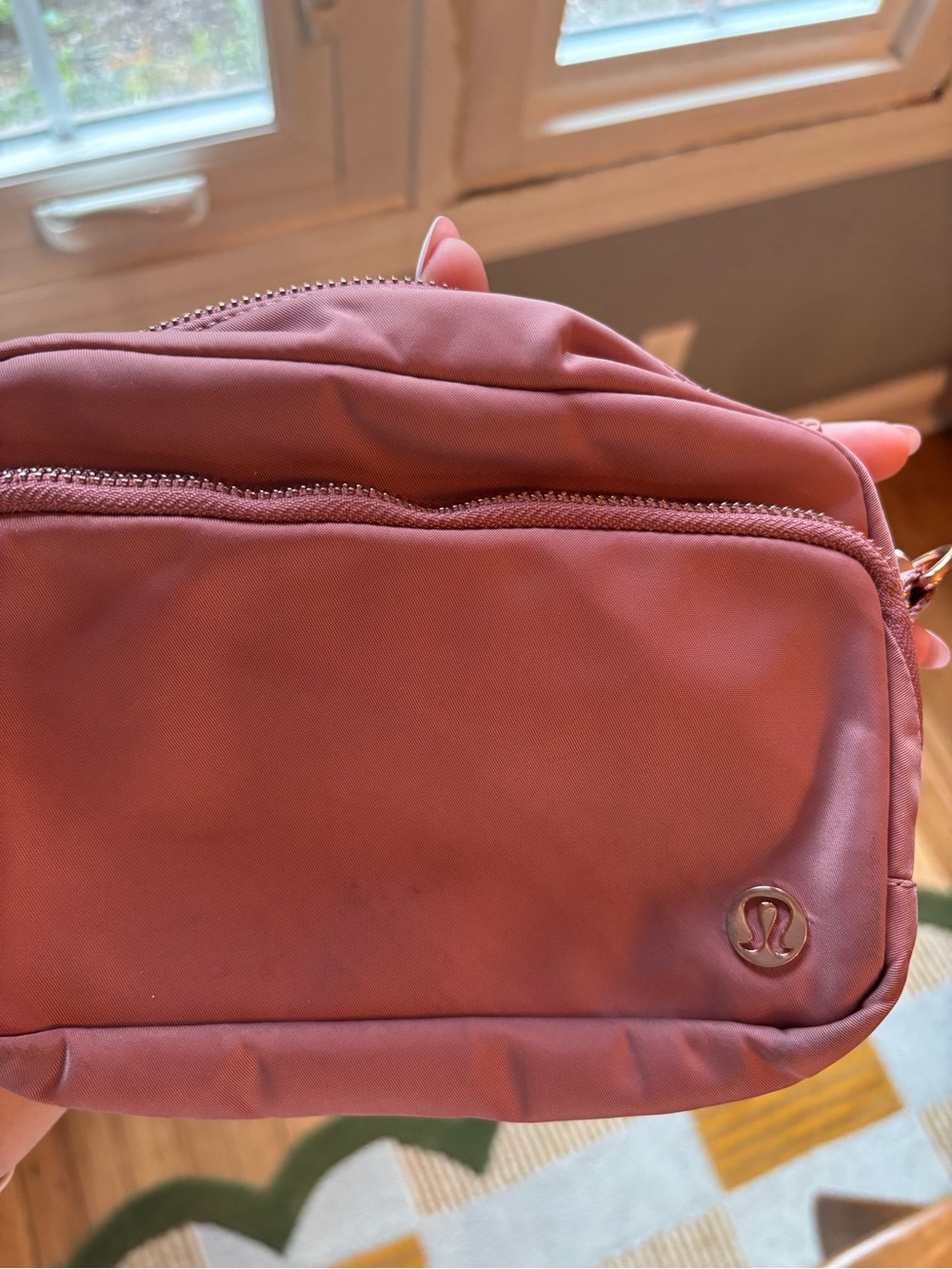 Lululemon Everyday Crossbody Bag Dusk / Rose Gold - Picture 4 of 4